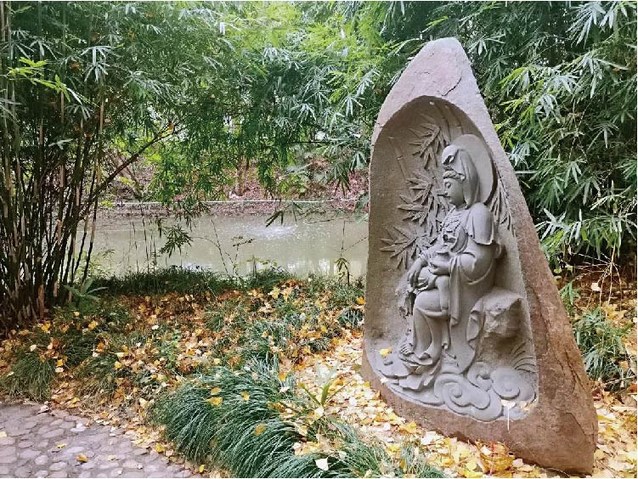 Ѭ���볾��ɫ������